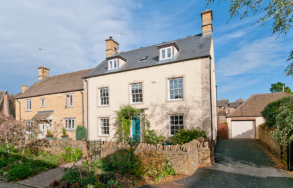 kissinggatecottagechippingcampdenholidaycottageexterior01