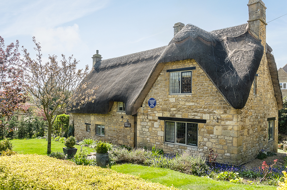 littleorchardchippingcampdenholidaycottageexterior16 Chipping